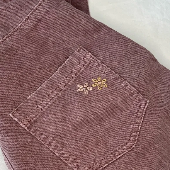 dusty mauve washed shortalls with embroidered flower on back pocket woman’s XS - Picture 4 of 9